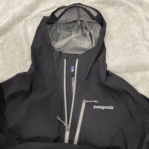 New Patagonia wind breaker Jacket